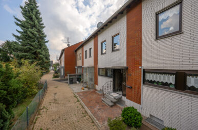 Ihr neues Zuhause mit Potenzial – Reihenmittelhaus in familienfreundlicher Lage