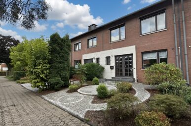 GEMÜTLICHES REIHENMITTELHAUS IN KREFELD KLIEDBRUCH ZU VERKAUFEN!