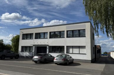 *Provisionsfrei* ca. 700m² Bürogebäude und ca. 600m² Halle