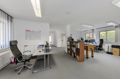 Modernes Arbeiten in zentraler Lage: Vermietete Gewerbefläche mit Büros und Sozialräumen in Milspe!