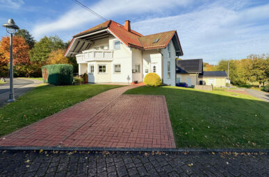 Gepflegtes, solides und vermietetes 3 Parteienhaus-Mehrfamilienhaus in ruhiger Lage bei Wallmerod!