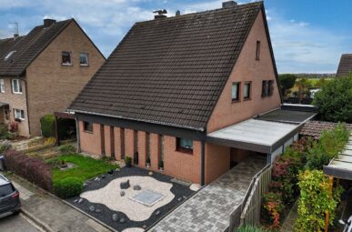 Gibt es ja doch ! Klassische kleine Doppelhaushälfte in schöner Lage von Kaarst – Vorst