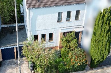 Großzügiges Einfamilienhaus mit Garten und Balkon in zentraler Lage von Bonn-Duisdorf