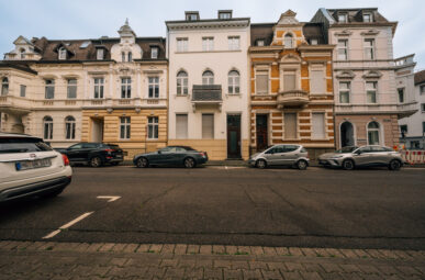 Historischer Charme trifft modernen Wohnkomfort – stilvolle Erdgeschosswohnung in Mönchengladbach