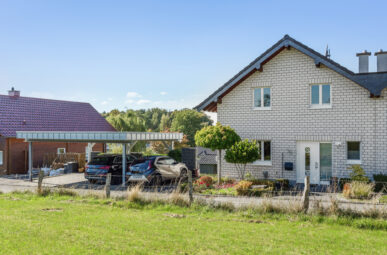 Ihr neues Zuhause: Einfamilienhaus mit Einliegerwohnung und Wohlfühlgarten