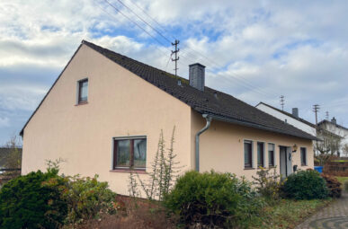 Charmanter Bungalow mit offenem Wohnbereich und Partykeller!