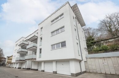 Koffer packen, einziehen, wohlfühlen: barrierefreie Eigentumswohnung Balkon, Terrasse und Garage