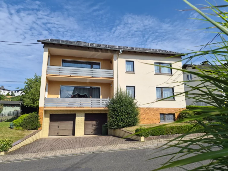 Top-gepflegtes Ein-/Zweifamilienhaus in bevorzugter Wohnlage von Puderbach zu verkaufen!