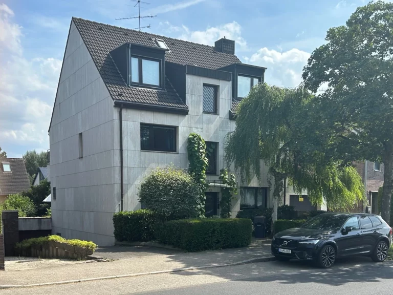Freistehendes Dreifamilienhaus – die Gelegenheit in Düsseldorf Wersten!