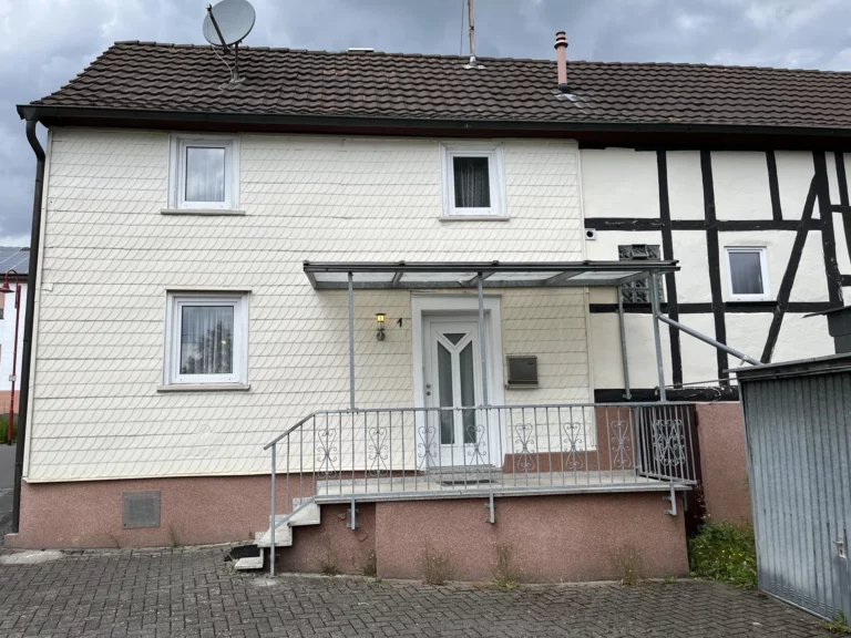 Solides Einfamilienhaus mit Gestaltungsspielraum in ruhiger Ortsrandlage!
