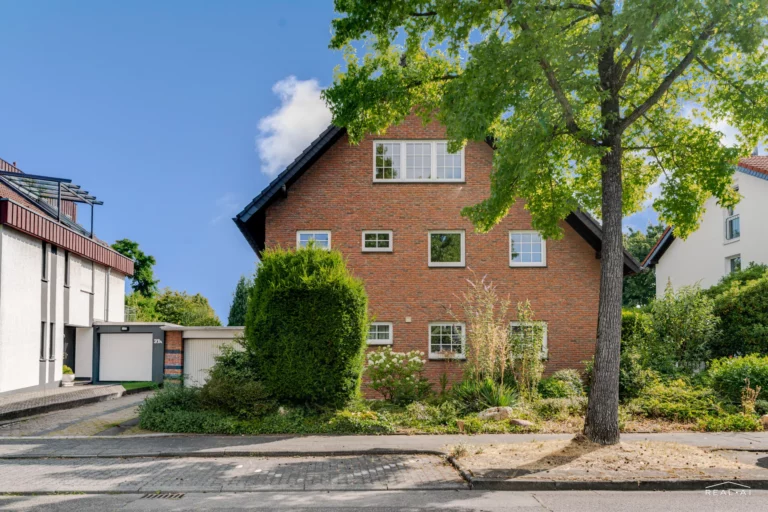 Renoviertes Ein‑bis Zweifamilienhaus mit Garten und viel Platz