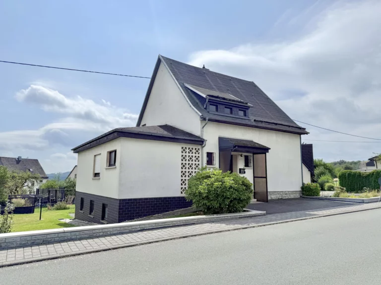 **RESERVIERT** Einfamilienhaus mit viel Platz und Potenzial für die ganze Familie!