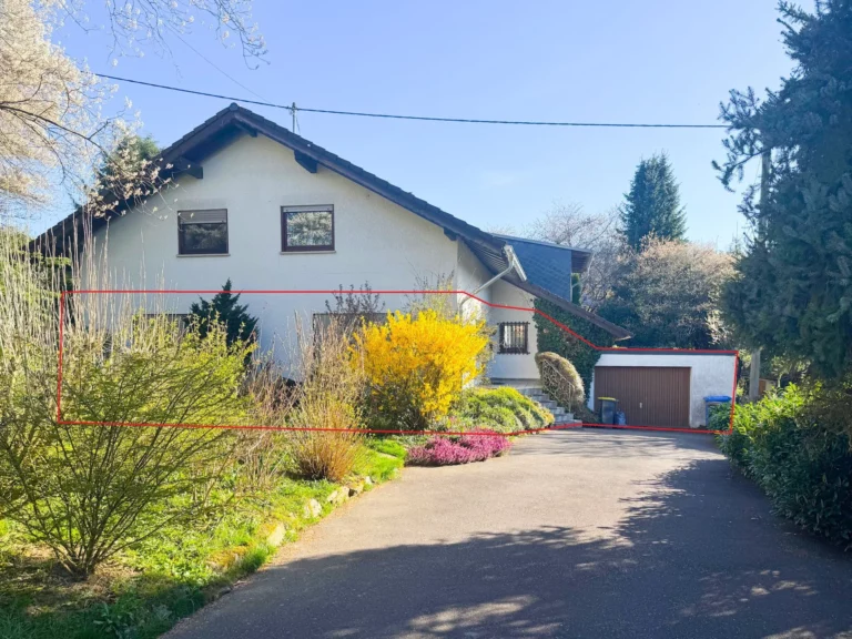 *REDUZIERT* Erdgeschosswohnung mit Terrasse und Garage in ruhiger, naturnaher Wohngegend!