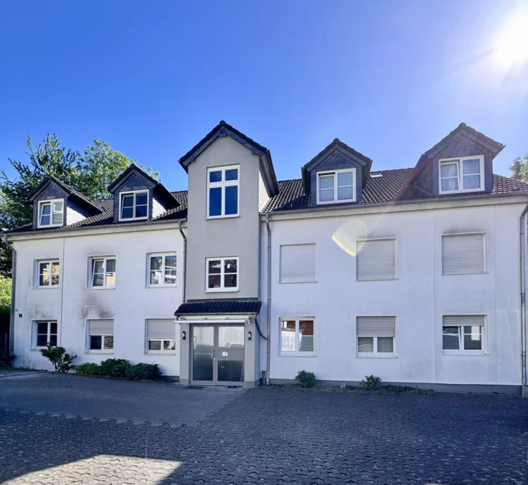 Stadtflair garantiert! 3-Zimmerwohnung mit sehr schönem Balkon in idealer Citylage!