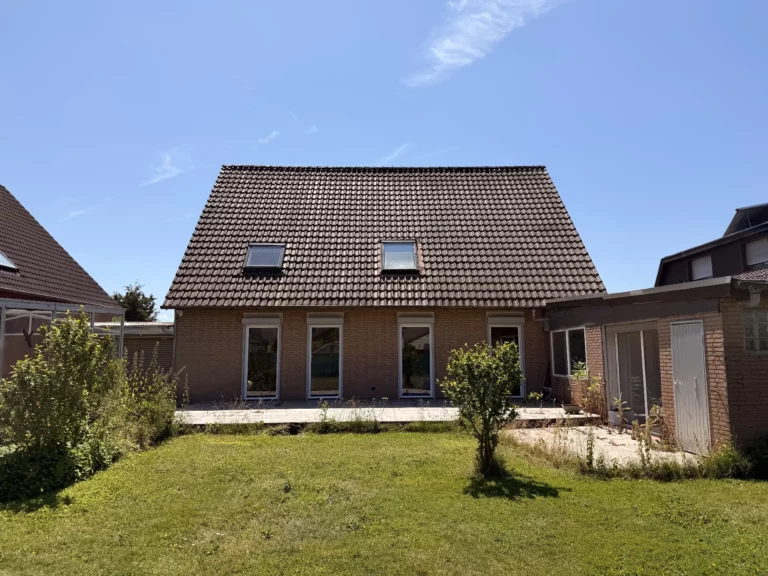 Erkelenz-Gerderath! Modernisiertes Einfamilienhaus mit großem Garten!