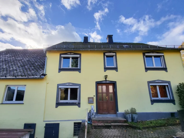 Charmantes, freistehendes Wohnhaus mit Potenzial in idyllischer Lage