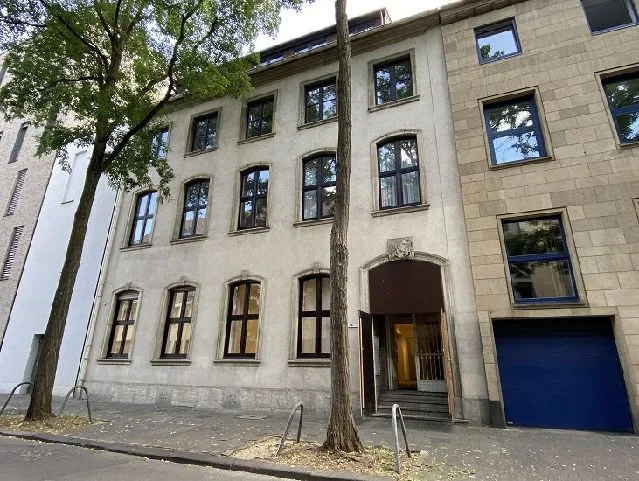 REPRÄSENTATIVES BÜROHAUS IM HERZEN DER KREFELDER INNENSTADT ZU VERMIETEN!