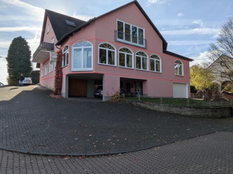 Barrierefreie Gewerbefläche mit ca. 110 m² und 10 Stellplätzen – Ideal für Praxis oder Büro!