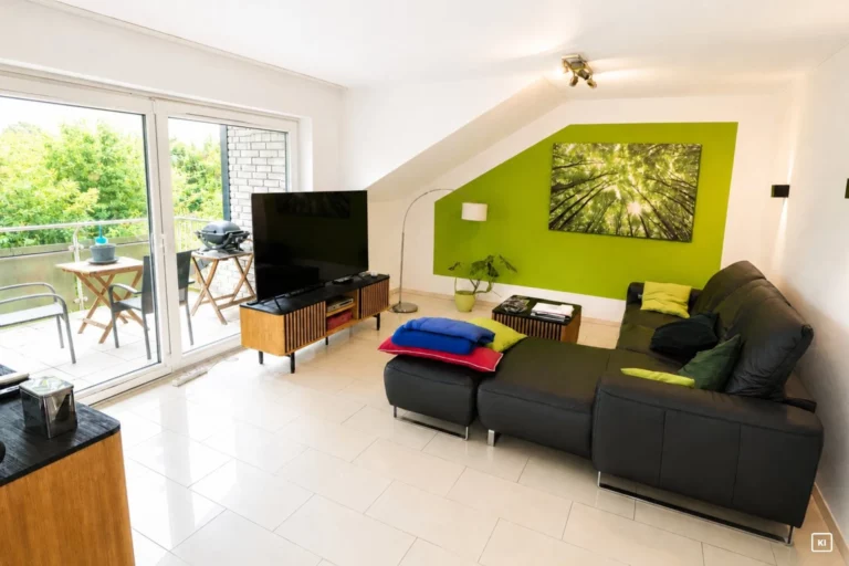 Ca. 124 m² große ETW mit 4 Zimmern, 2 Tageslichtbädern, Balkon und Garage