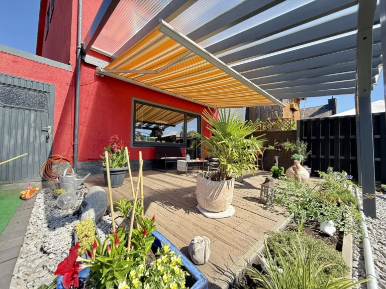 Wohlfühlen in zentraler Lage – gepflegte Doppelhaushälfte mit Garten und Terrasse!