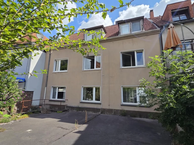 Mehrfamilienhaus mit 5 WE und viel Potenzial in Innenstadtlage von Rheinberg – Bieterverfahren!