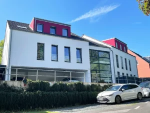NEU: Neuwertige 3- bis 4-Zimmer-Penthouse-Wohnung mit sonniger Dachterrasse