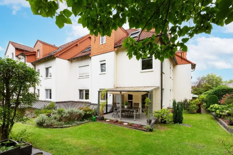Verkaufsstart: Schicke Maisonette-Wohnung, 4 Zimmer, 2 Bäder, großer Garten, 3 Terrassen uvm.