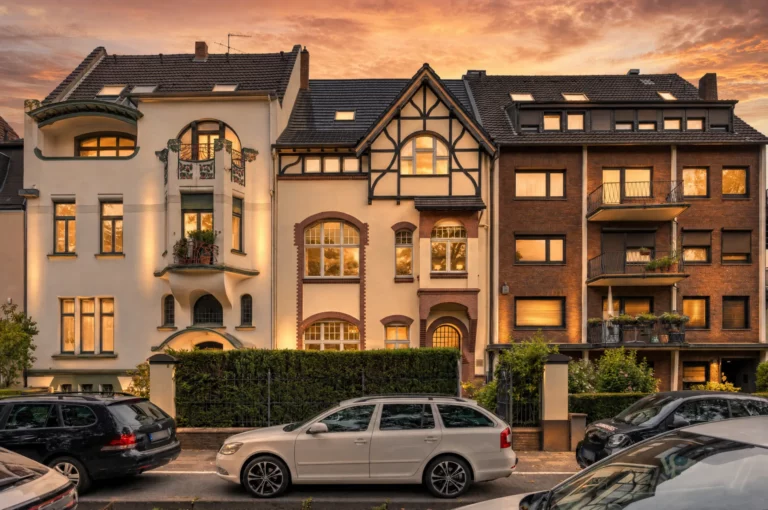 HISTORISCHE STADTVILLA IM KREFELDER BISMARCKVIERTEL ZU KAUFEN!