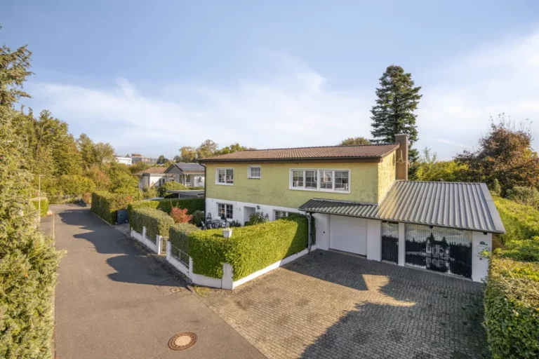 ***ZWEIFAMILIENHAUS ZUM VERLIEBEN!***