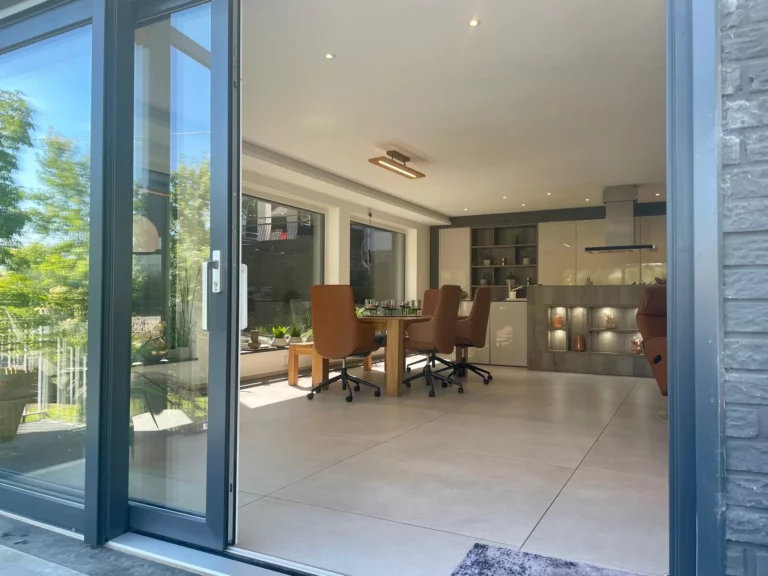 Seltene Gelegenheit: Exklusives Wohnen mit Hauscharakter auf ca. 210 m²!