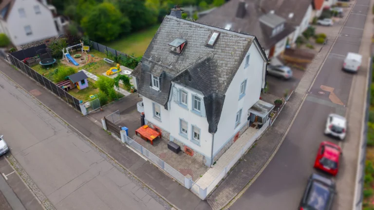 Denkmalgeschütztes, kernsaniertes Einfamilienhaus mit Garten!