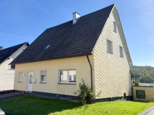 Ein Zuhause mit Garten, Weitblick und vielen Möglichkeiten.